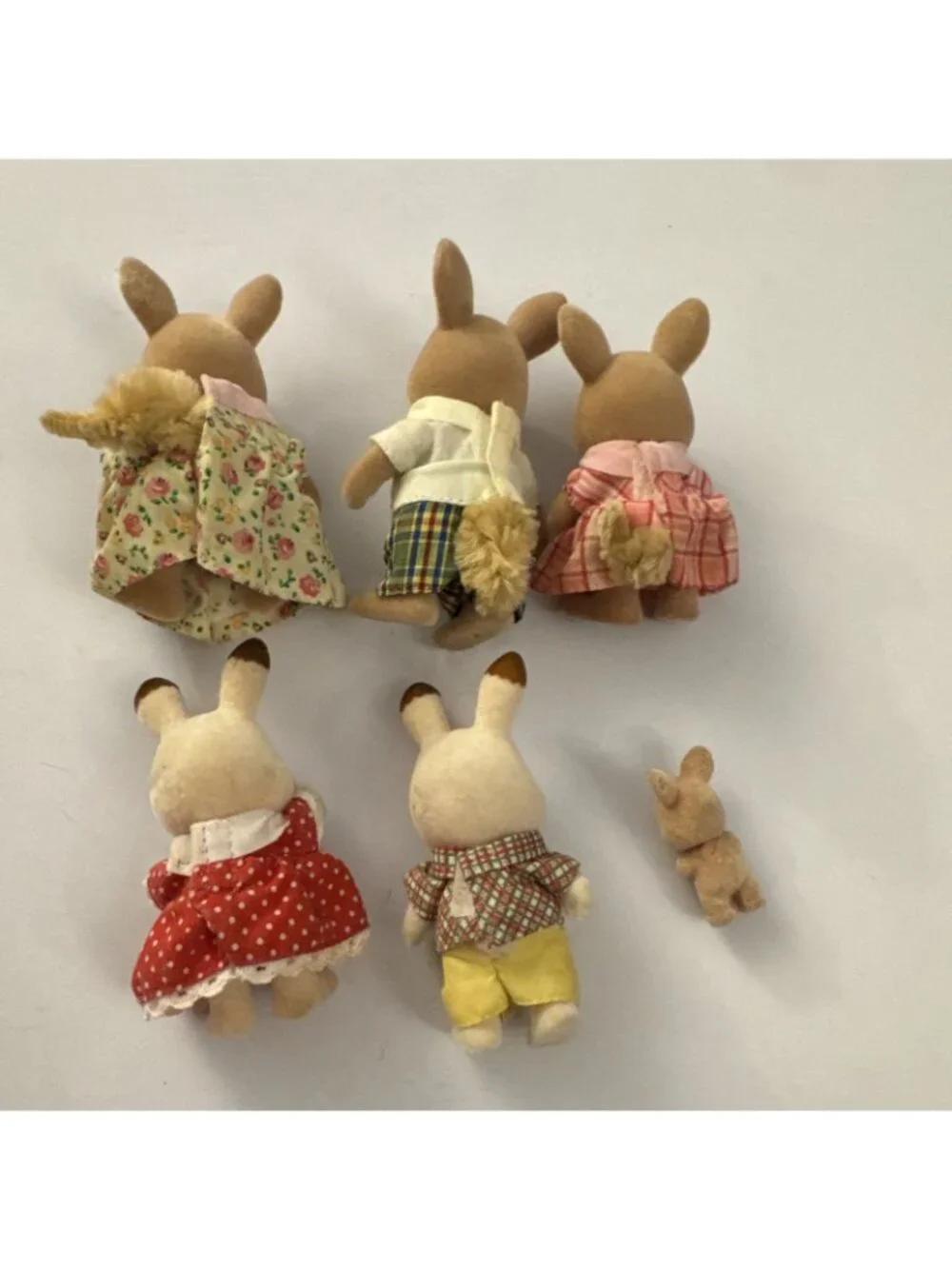 Sylvanian Families Calico Critters Flocked Rabbit 6  Figures C46